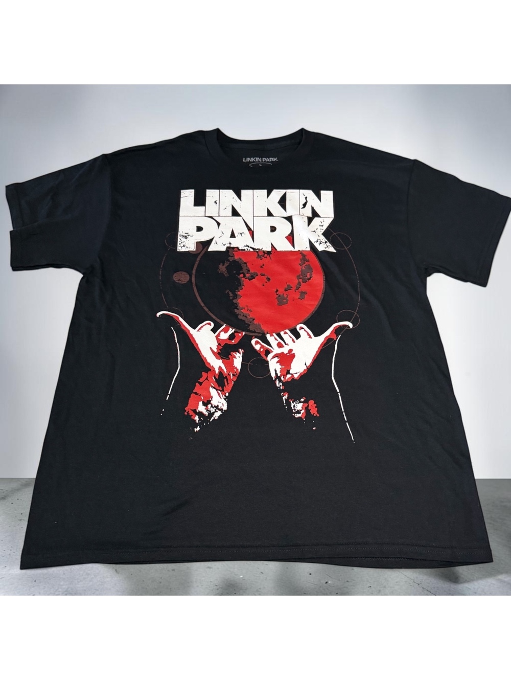 Linkin Park Carnivores World Tour 2014 Graphic T-Shirt Men’s XL